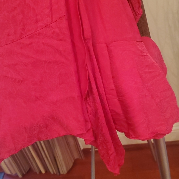 Nwt guess wrap dress in cherry size small - Picture 2 of 5